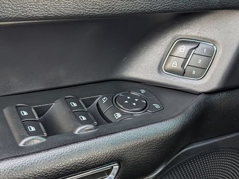 Used 2019 Ford Expedition Limited w/ Equipment Group 302A RWD image 22