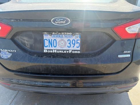 Used 2015 Ford Fusion SE w/ Equipment Group 202A FWD image 9