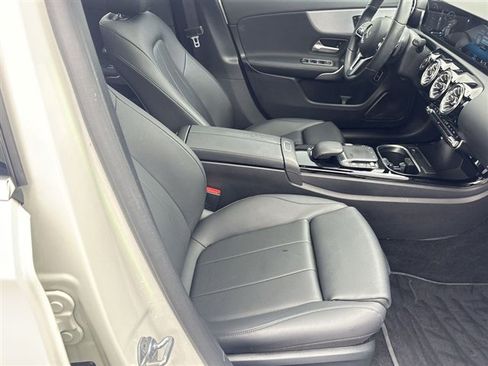 Used 2022 Mercedes-Benz A 220 image 27