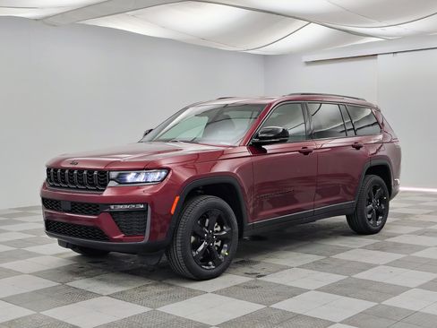 New 2026 Jeep Grand Cherokee L Limited w/ Limited Altitude Package AWD/4WD image 7