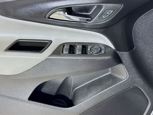 Used 2024 Chevrolet Equinox LS w/ LS Convenience Package FWD image 16