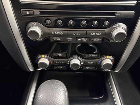 Used 2020 Nissan Pathfinder S image 17