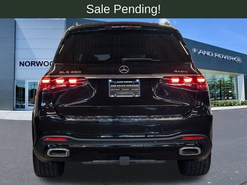 Used 2024 Mercedes-Benz GLS 450 4MATIC image 5