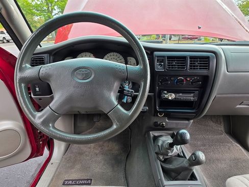 Used 2004 Toyota Tacoma 4x4 Xtracab V6 w/ Convenience Pkg image 43