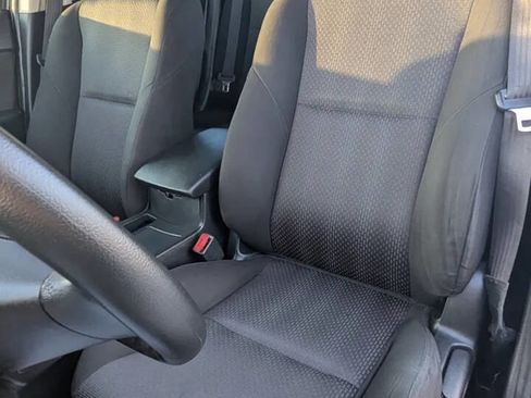 Used 2010 MAZDA MAZDA3 i Touring image 10