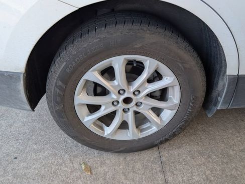 Used 2020 Chevrolet Equinox LS w/ LS Convenience Package FWD image 7