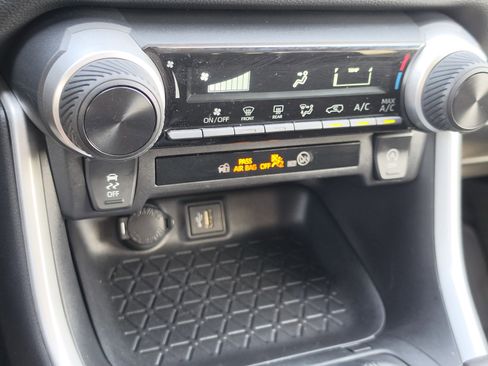 Certified 2024 Toyota RAV4 LE FWD image 22