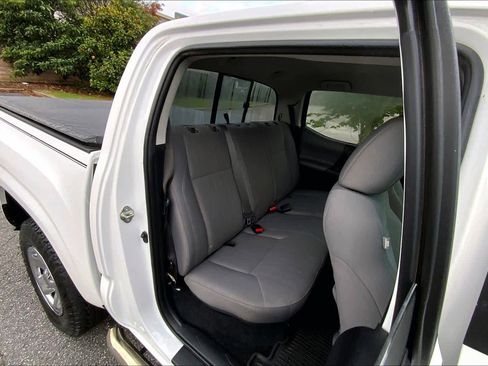 Used 2019 Toyota Tacoma SR AWD/4WD image 19