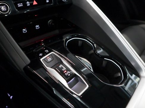 Certified 2025 Audi Q5 Premium w/ Convenience Package image 22