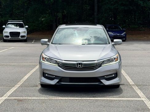 Used 2017 Honda Accord EX-L image 3