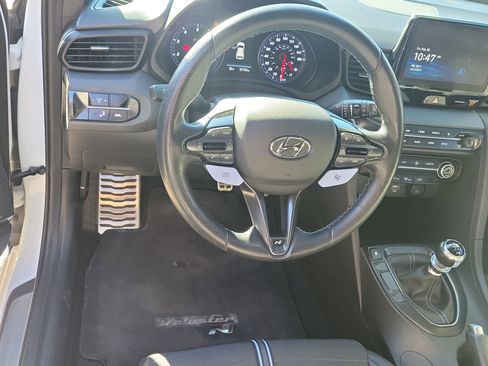 Used 2022 Hyundai Veloster N image 11