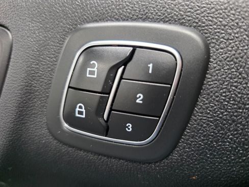 Used 2020 Ford Escape SEL AWD/4WD image 18