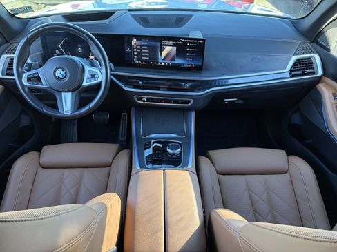 Used 2025 BMW X5 sDrive40i w/ M Sport Package RWD image 16