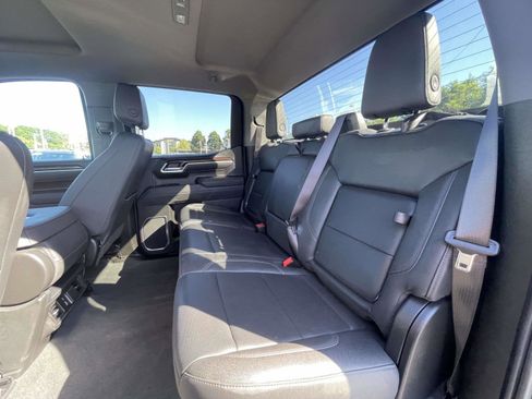Used 2026 GMC Sierra 1500 SLT AWD/4WD image 12