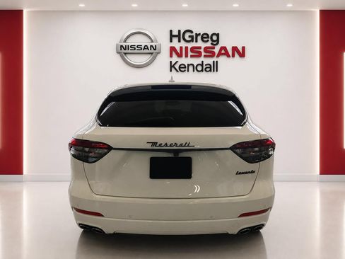 Used 2022 Maserati Levante GT AWD/4WD image 6
