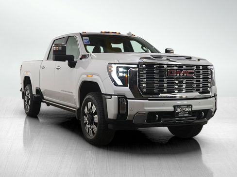 Used 2025 GMC Sierra 2500 Denali w/ Denali Reserve Package image 7