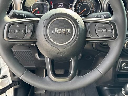 Used 2023 Jeep Gladiator Sport AWD/4WD image 30