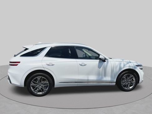 Used 2025 Genesis GV70 2.5T AWD/4WD image 12