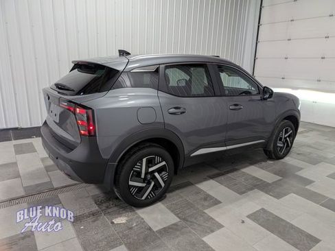 Used 2026 Nissan Kicks SV w/ SV Premium Package FWD image 4