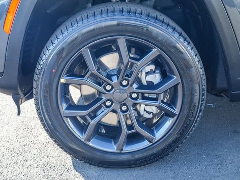 New 2025 Jeep Grand Cherokee L Limited image 9