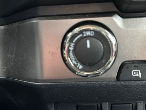 Used 2020 Toyota Tacoma SR5 image 27