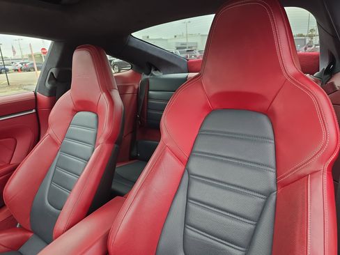 Used 2021 Porsche 911 Turbo image 16