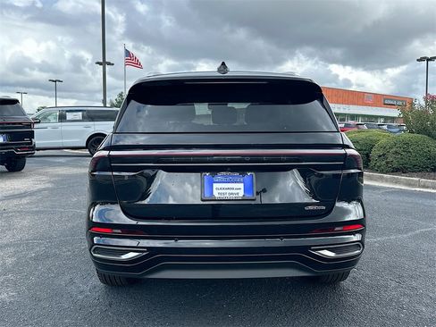 Used 2024 Lincoln Nautilus Reserve image 15