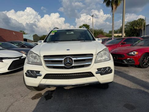 Used 2010 Mercedes-Benz GL 450 4MATIC image 2