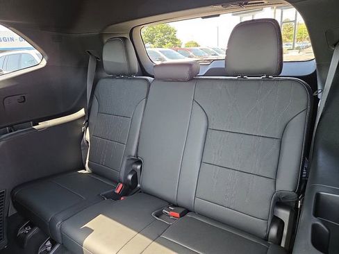 New 2026 Buick Enclave Avenir w/ Super Cruise Package FWD image 8