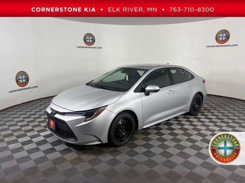 Used 2021 Toyota Corolla LE FWD image 1