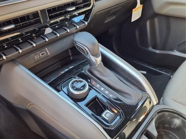 New 2026 Chevrolet Colorado ZR2 w/ Technology Package AWD/4WD image 19