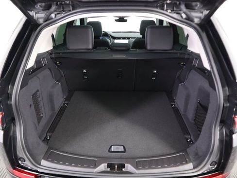 Used 2025 Land Rover Discovery Sport S image 30