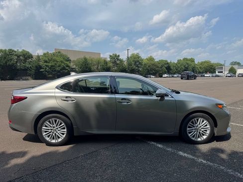 Used 2015 Lexus ES 350 w/ Luxury Package FWD image 5