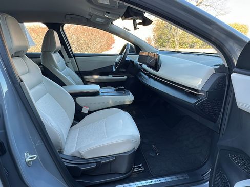 Certified 2024 Nissan Ariya AWD image 23