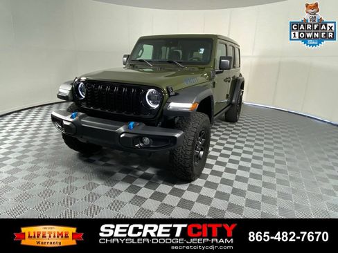 Used 2024 Jeep Wrangler Unlimited AWD/4WD image 3