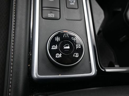 Used 2025 Nissan Pathfinder SV AWD/4WD image 23