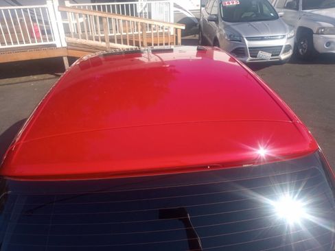 Used 2011 Volkswagen Golf 4-Door image 11