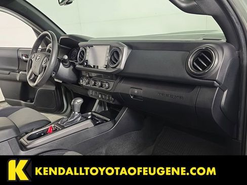 Certified 2022 Toyota Tacoma TRD Sport w/ Technology Package AWD/4WD image 22