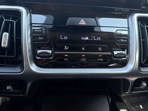Used 2023 Kia Sorento S AWD/4WD image 16