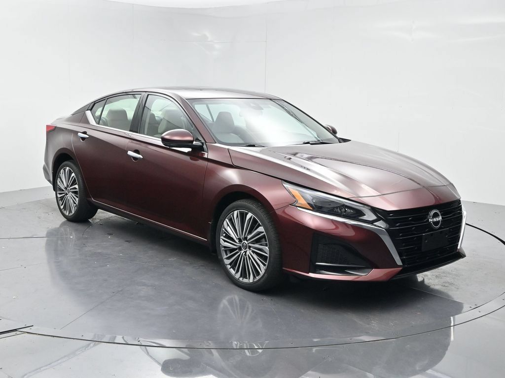 Used 2023 Nissan Altima 2.5 SL AWD/4WD image 2