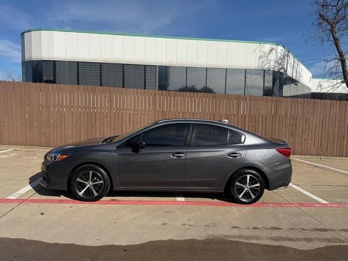 Used 2020 Subaru Impreza 2.0i Premium image 3