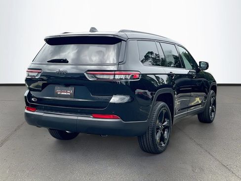 Certified 2025 Jeep Grand Cherokee L Limited w/ Black Appearance Package RWD image 7