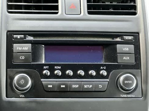 Used 2017 Nissan Versa SV FWD image 10