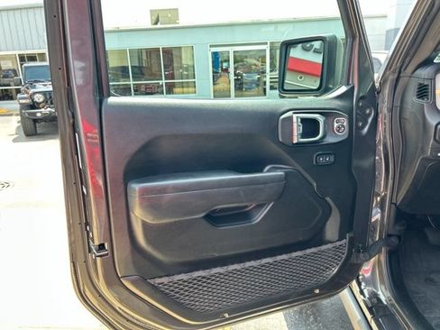 Used 2025 Jeep Wrangler Unlimited Sport S 4xe AWD/4WD image 26