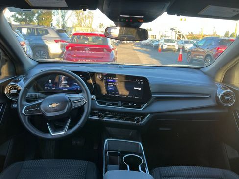 Used 2025 Chevrolet Equinox LT image 34