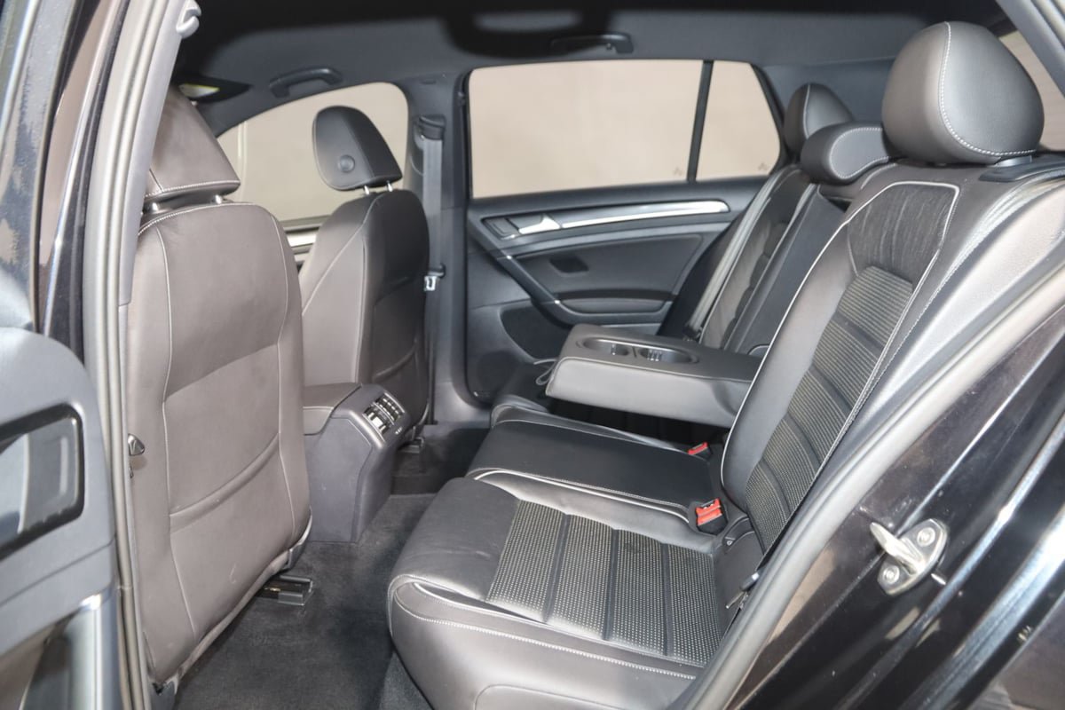Used 2019 Volkswagen Golf 4-Door AWD/4WD image 41