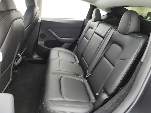 Used 2025 Tesla Model Y Long Range RWD image 14