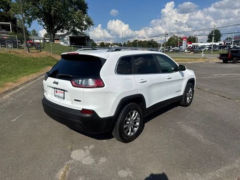 Used 2019 Jeep Cherokee Latitude Plus AWD/4WD image 8