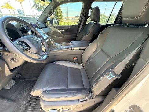 Certified 2024 Lexus LX 600 4WD w/ Premium Package image 5