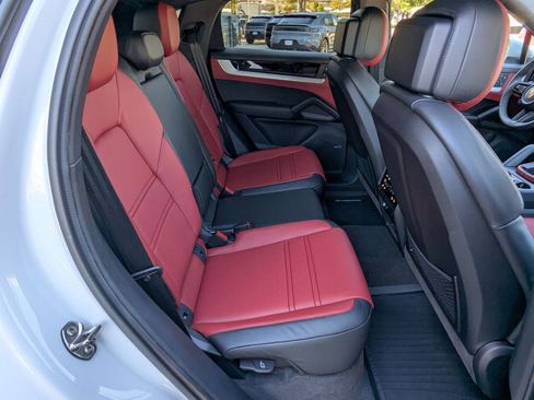 New 2026 Porsche Cayenne Coupe image 24